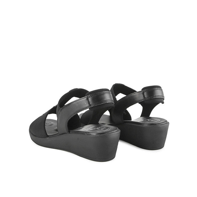 Macha Darcy In Black