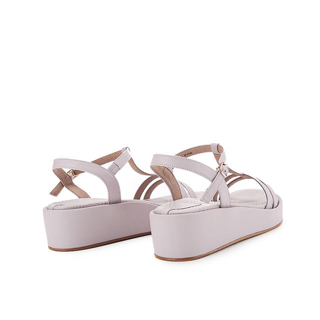 Maylin Floda In Lilac