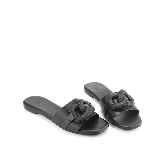 Narda Berlinda In Black