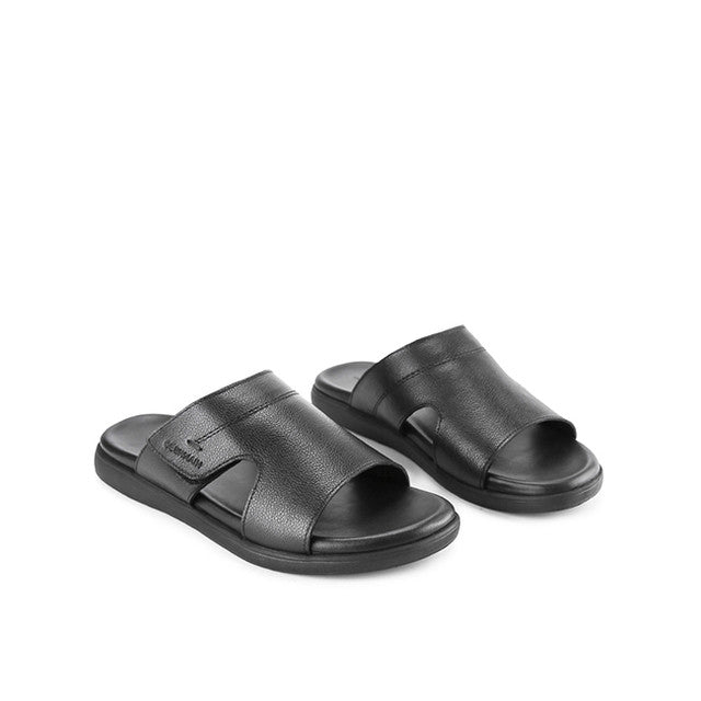 Felim Kalin In Black