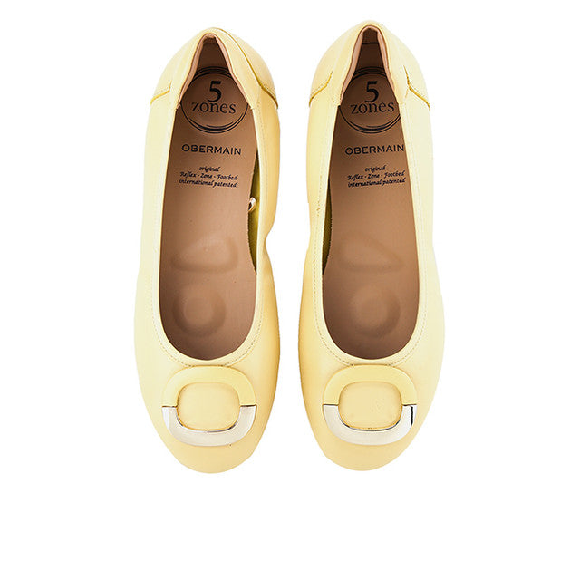 Gracie Leiva In Light Yellow