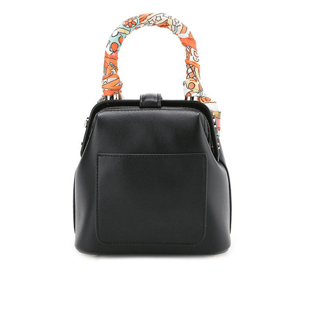 Dion Top Handle M In Black