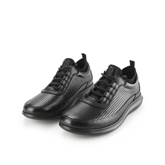 Stevie Kenton In Black