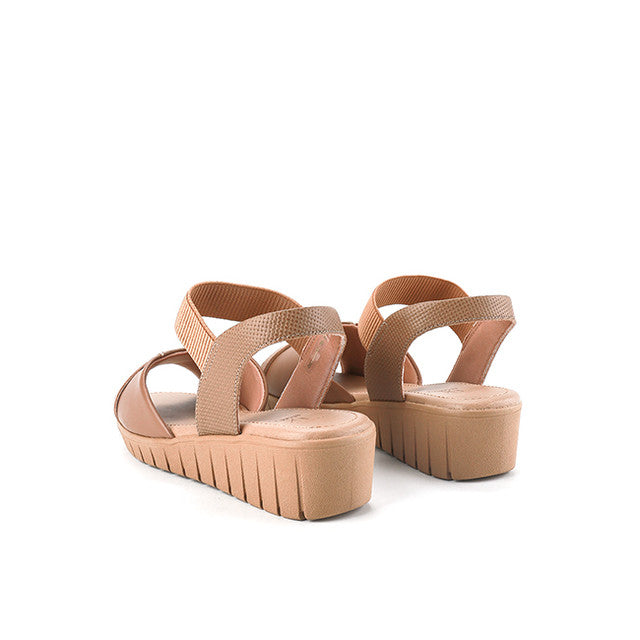 Niccola Genni In Brown