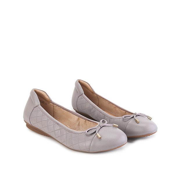 Janell Gabrina In Lilac