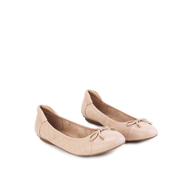 Janell Gabrina In Nude