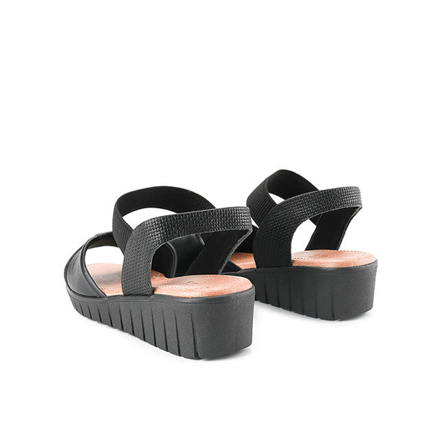 Niccola Genni In Black