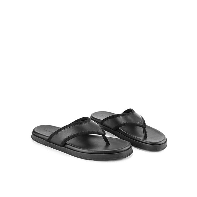 Fredy Kodis In Black