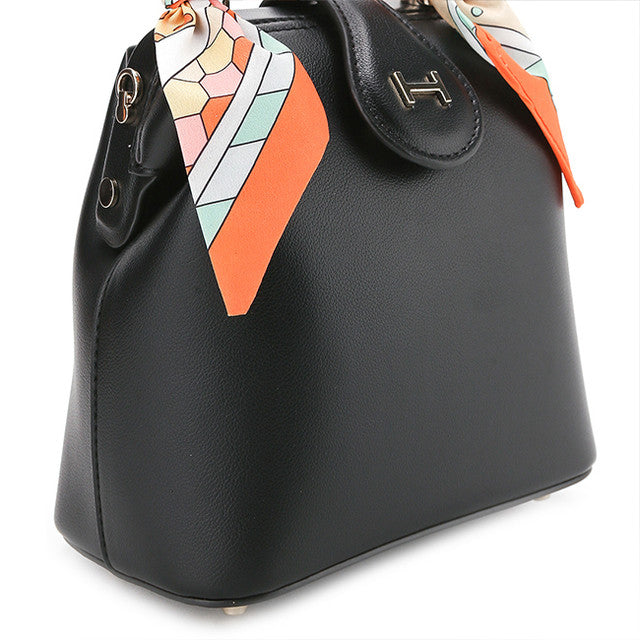 Dion Top Handle M In Black