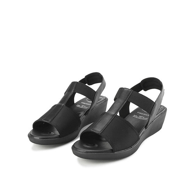 Macha Darcy In Black