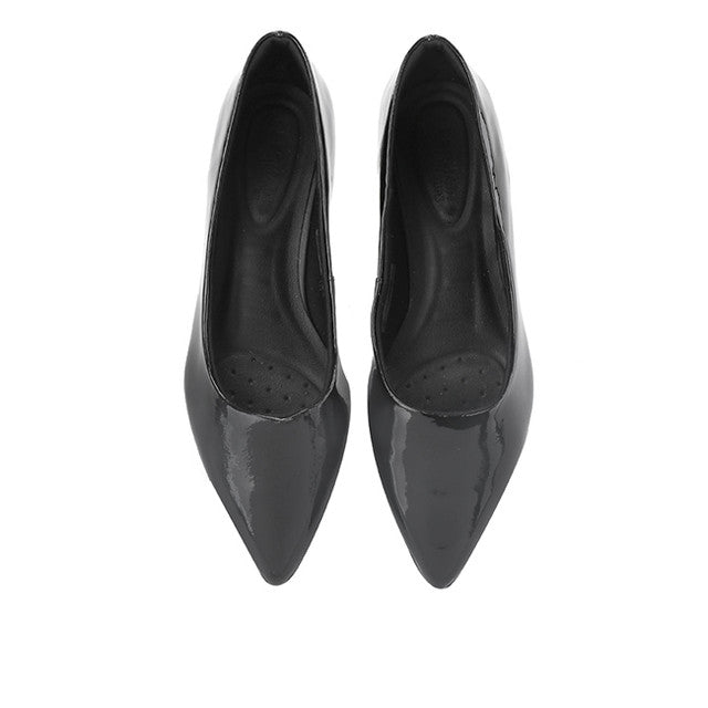 Brissa Edin In Black