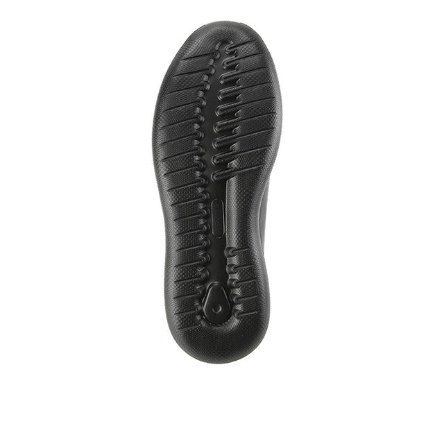 Stevie Kenton In Black