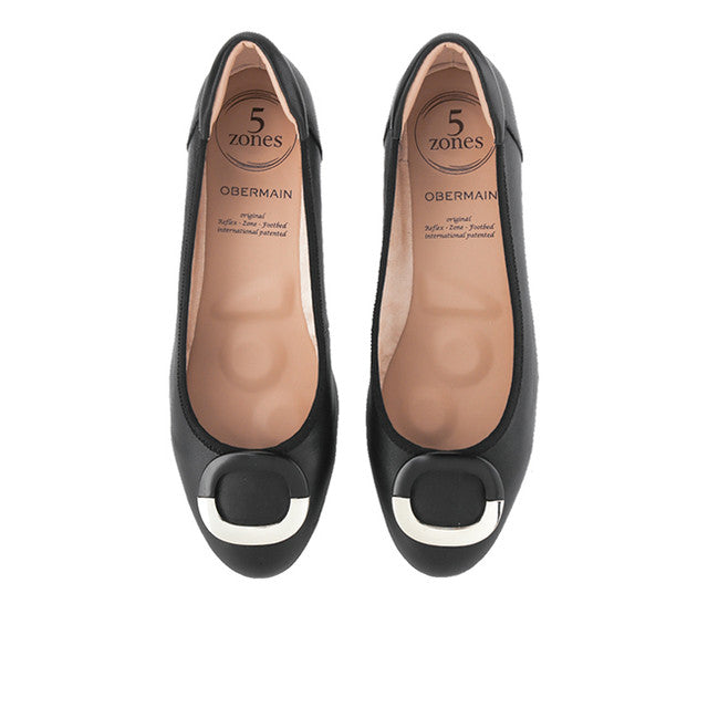 Annie Leiva In Black