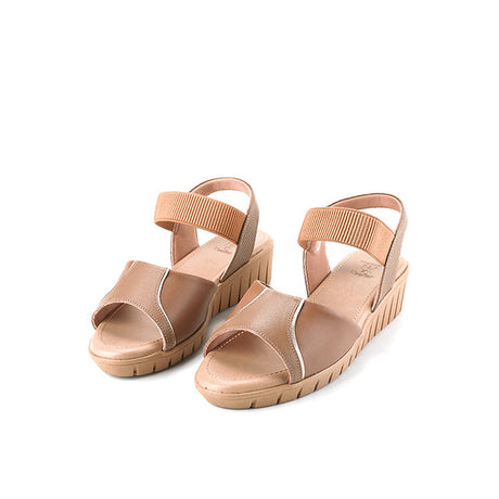 Niccola Genni In Brown