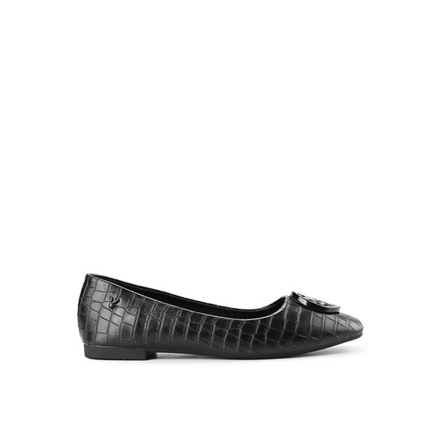 Sarai In Black