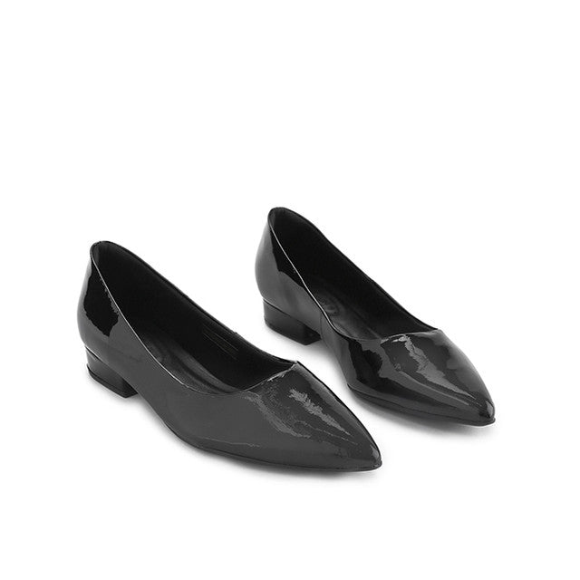 Brissa Edin In Black