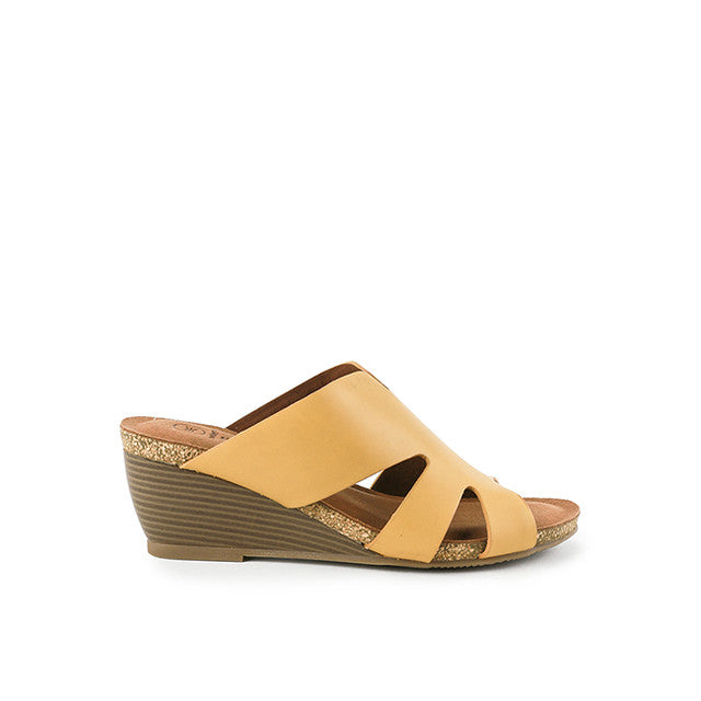 Hush Puppies Sandal Wanita Wedges Arthemis Holland In Mustard