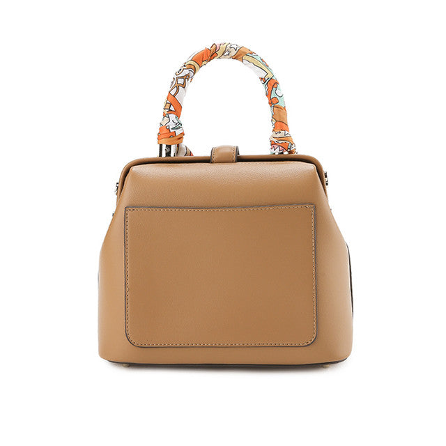 Dion Top Handle L In Tan