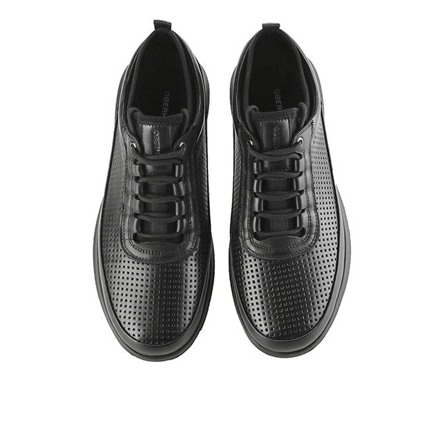 Stevie Kenton In Black