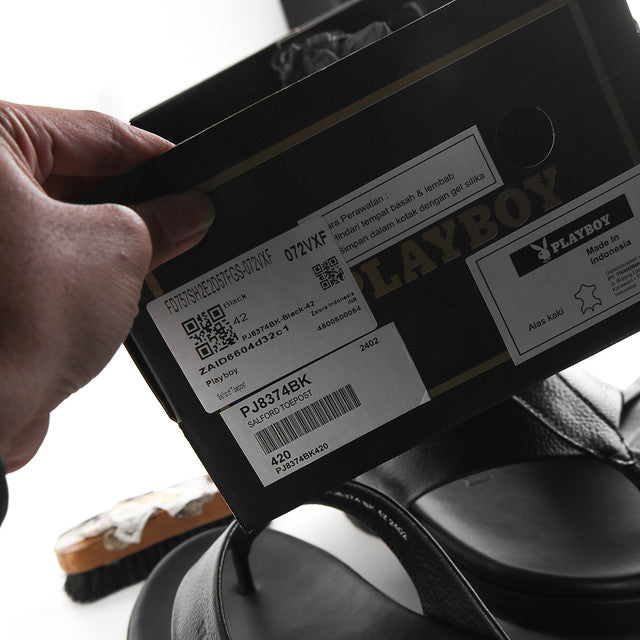 Salford Toepost In Black