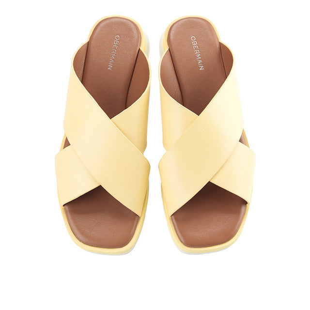 Marie Donah In Yellow