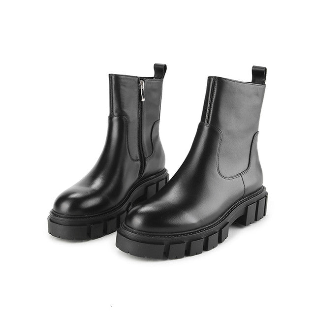 Ginney Irene In Black