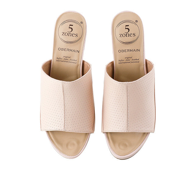 Pricilla Charis In Nude