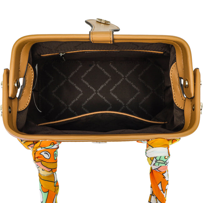 Dion Top Handle L In Tan