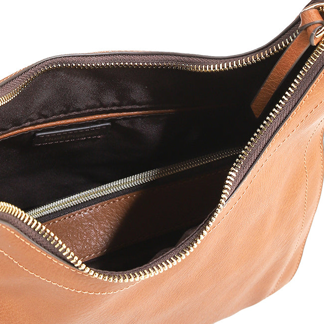 Issaya Hobo (S) In Camel