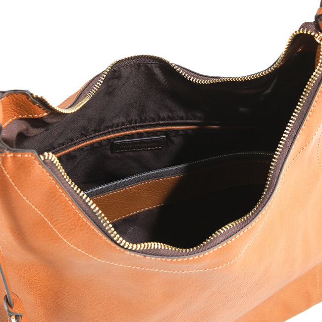 Issaya Hobo (M) In Camel