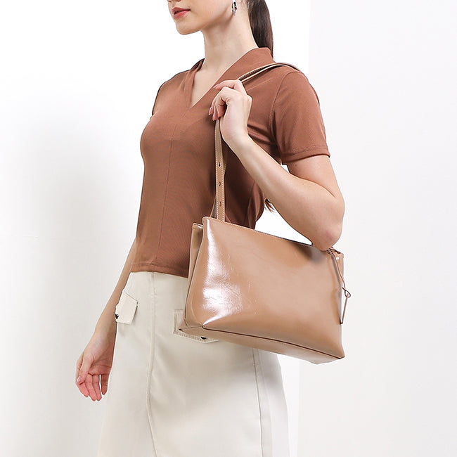 Obermain Women Ferin Tote Bag