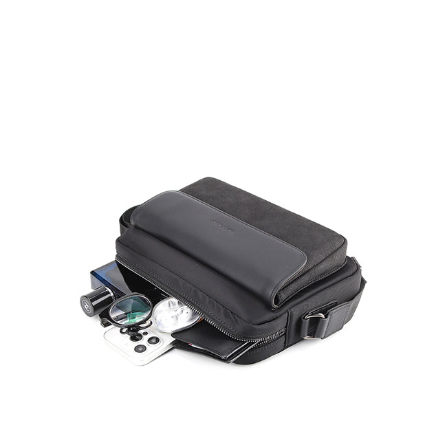 Hush Puppies Pria Molly Messenger Bag In Black