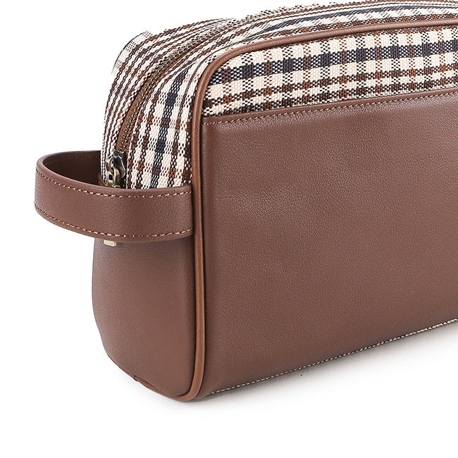 Teddy Clutch In Brown