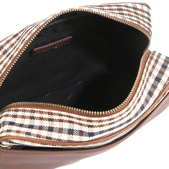 Teddy Clutch In Brown