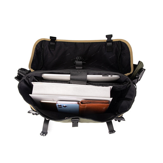 Hush Puppies Tas Pria Porter Messenger Bag In Khaki