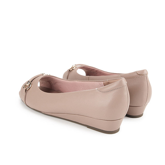 Felicity Jansen In Dusty Pink