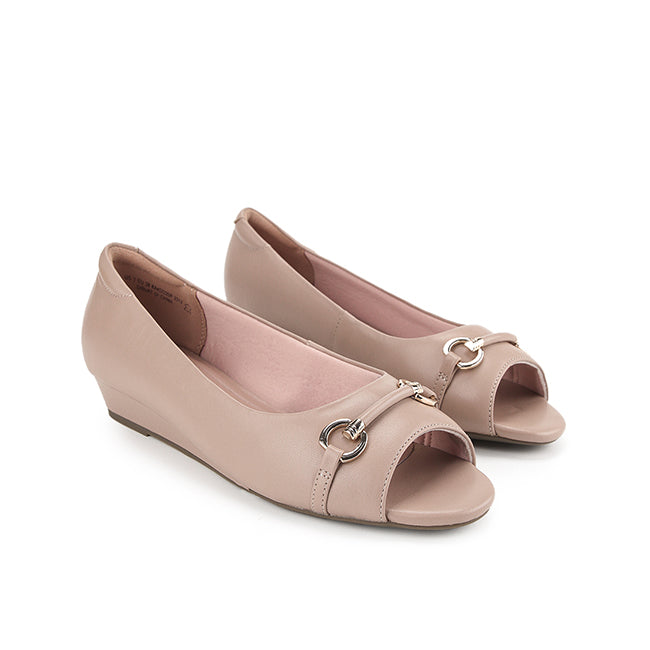 Felicity Jansen In Dusty Pink