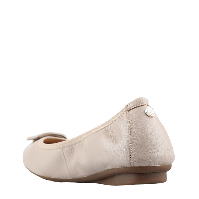 Hush Puppies Sepatu Flats Wanita Samantha In Beige
