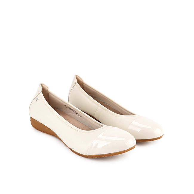 Maiza Palmer In Off White