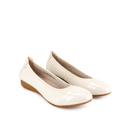 Maiza Palmer In Off White