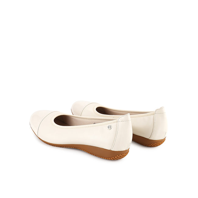 Maiza Palmer In Off White