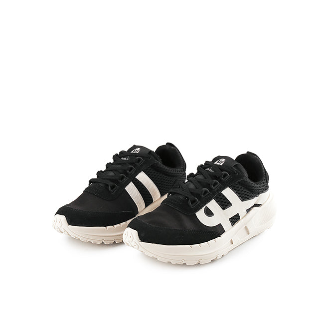 Hush Puppies Sepatu Wanita Sneakers Seventy8 Runner In Black