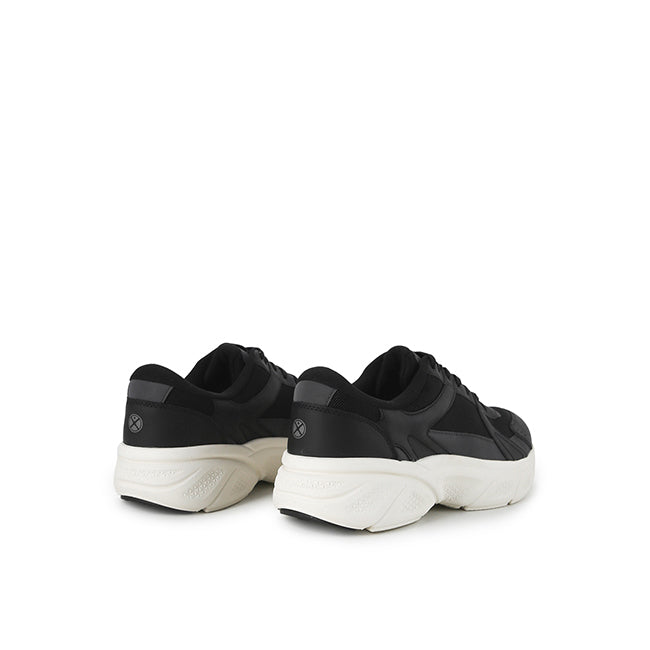 Hush Puppies Sepatu Pria Sneakers Movement Lace Up In Bold Black Leather