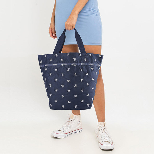 Market Tote In Navy Bandana Emb