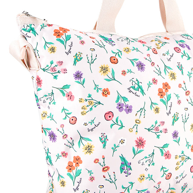 Deluxe Easy Carry Tote In Tossed Wildflowers