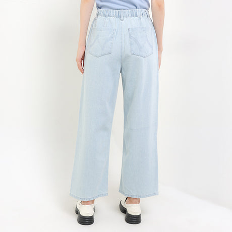 Munroe In Light Blue