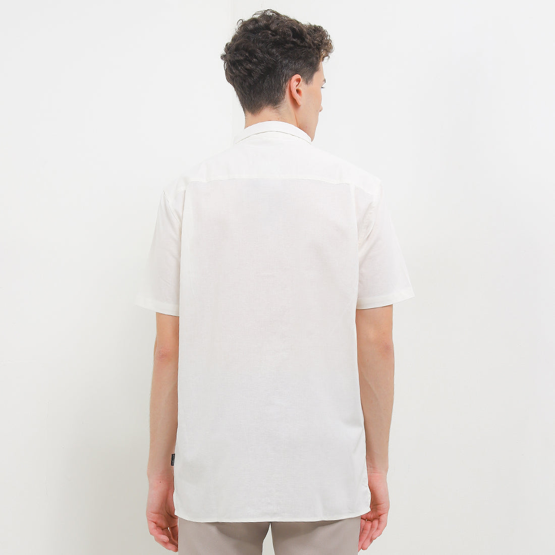 Hush Puppies Pakaian Pria Shirt Nc Kaleef In Off White
