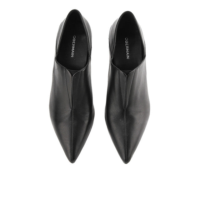 Blenda Ginna In Black