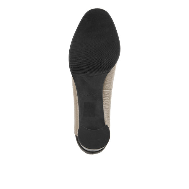 Beris Ginna In Taupe