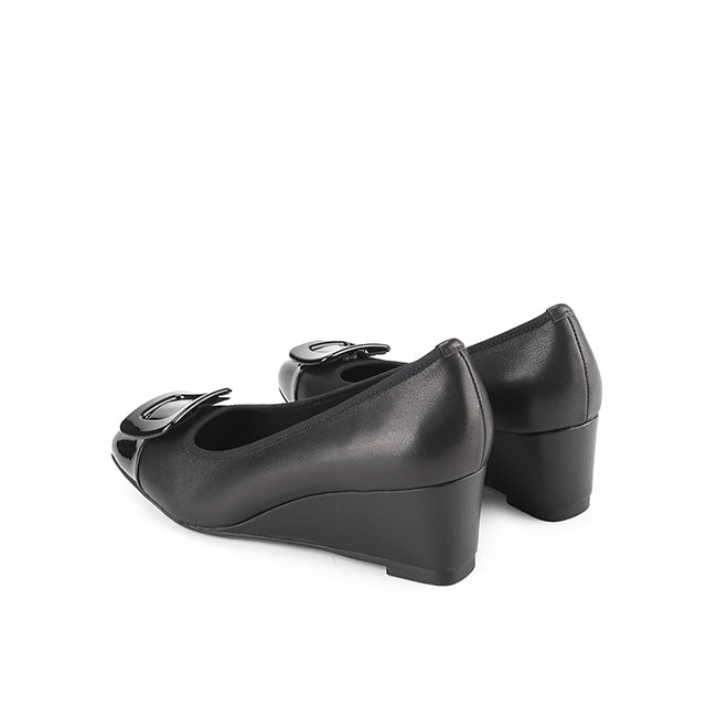 Agatha Lorena In Black